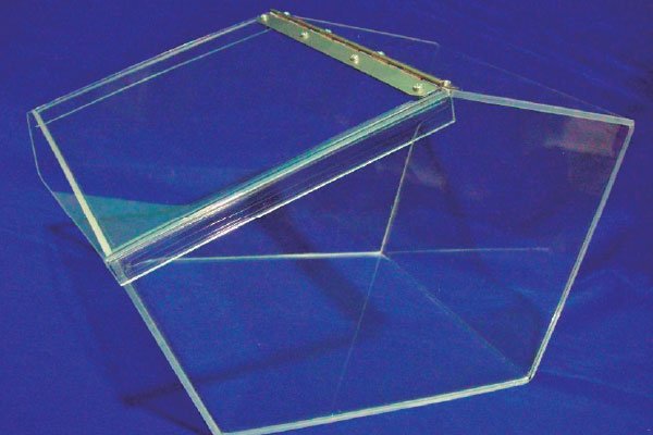 Acrílicos termoformados